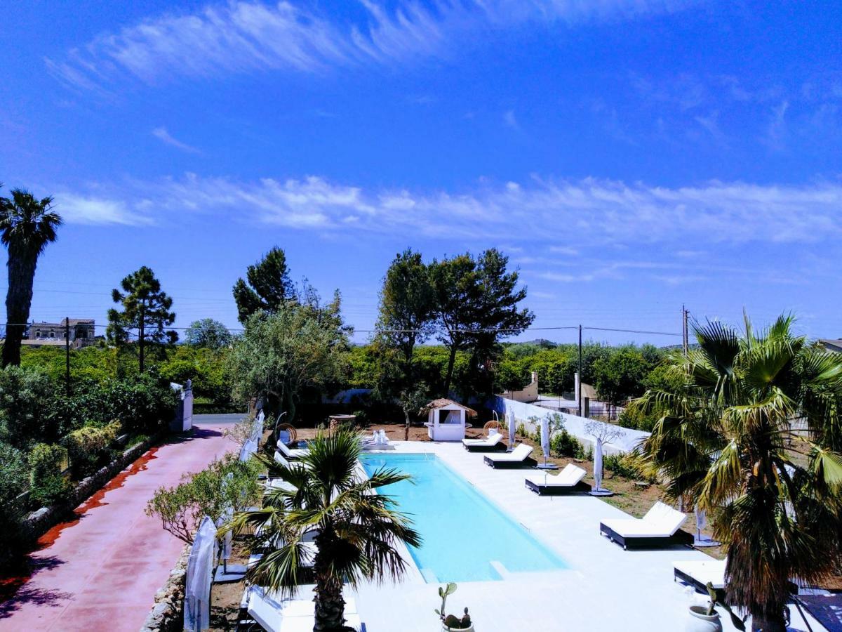 Hotel Residence Noto Marina Екстер'єр фото