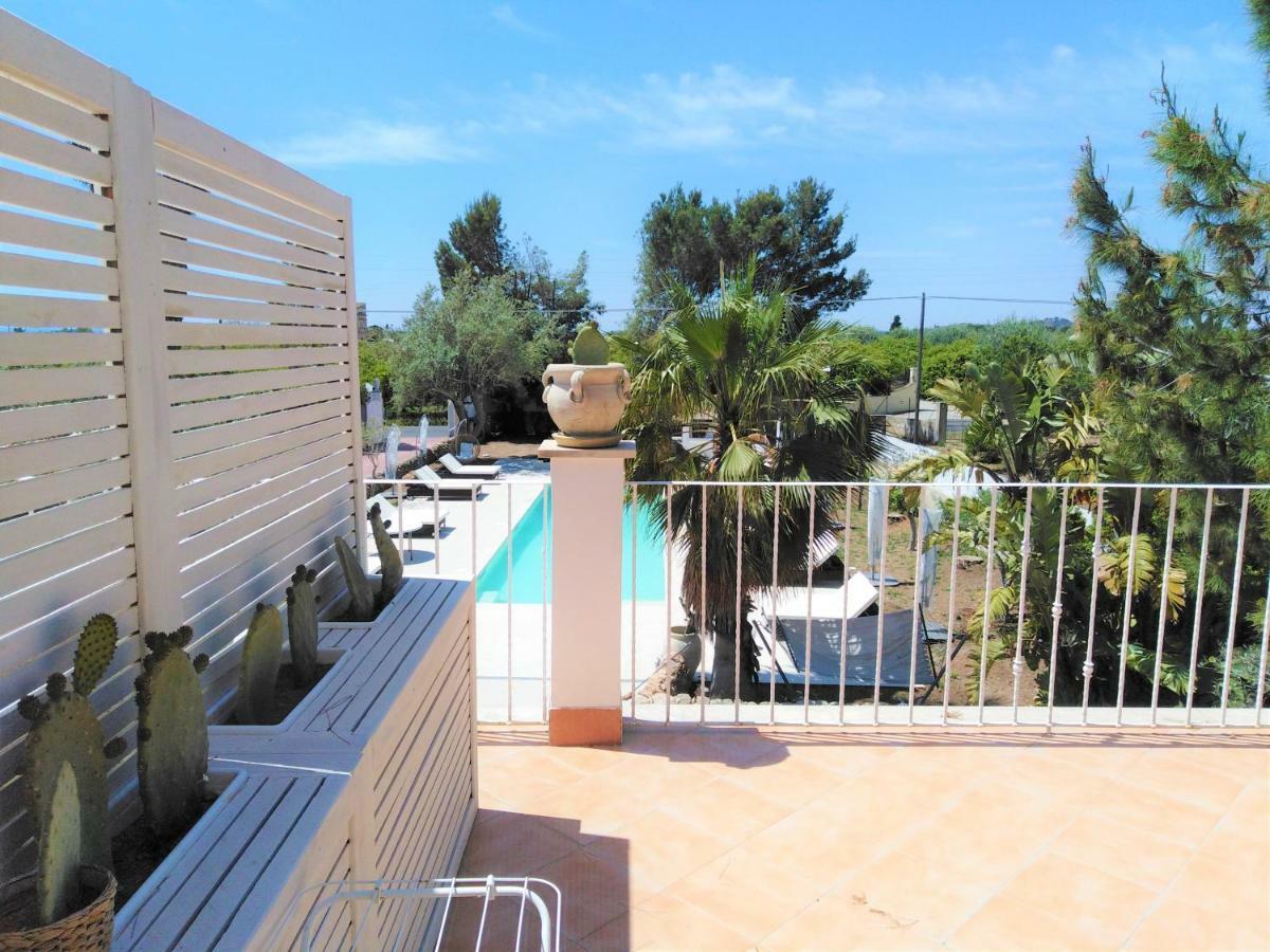 Hotel Residence Noto Marina Екстер'єр фото