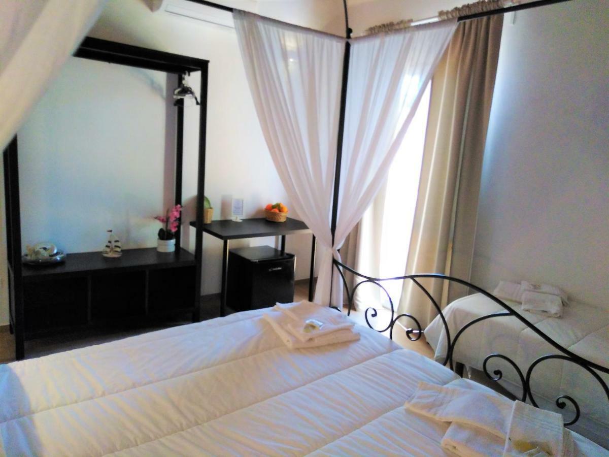 Hotel Residence Noto Marina Екстер'єр фото